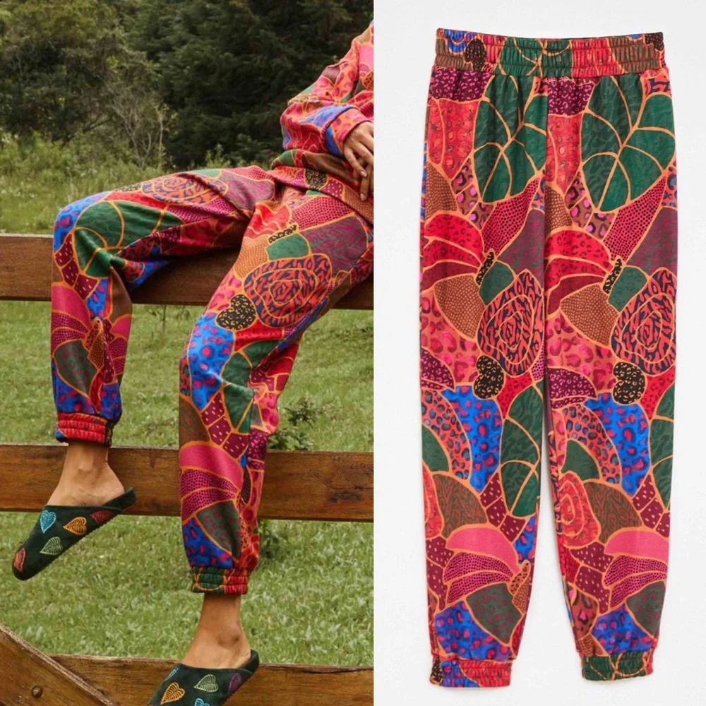 NWT FARM RIO Hidden Animals Multicolor Sweatpants Medium